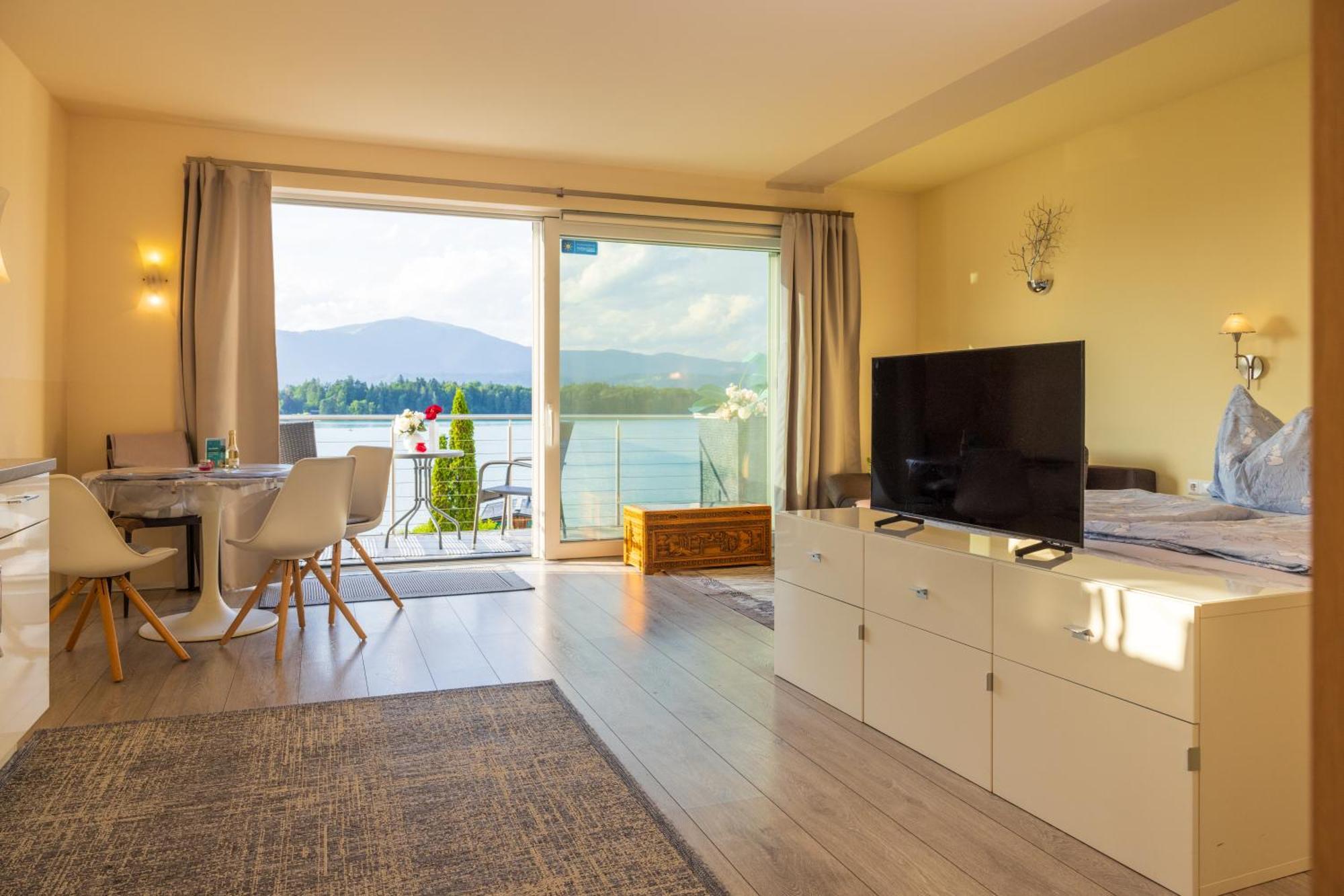 Lakeside Apartments - Adults Only Фаак ам Зее Екстериор снимка