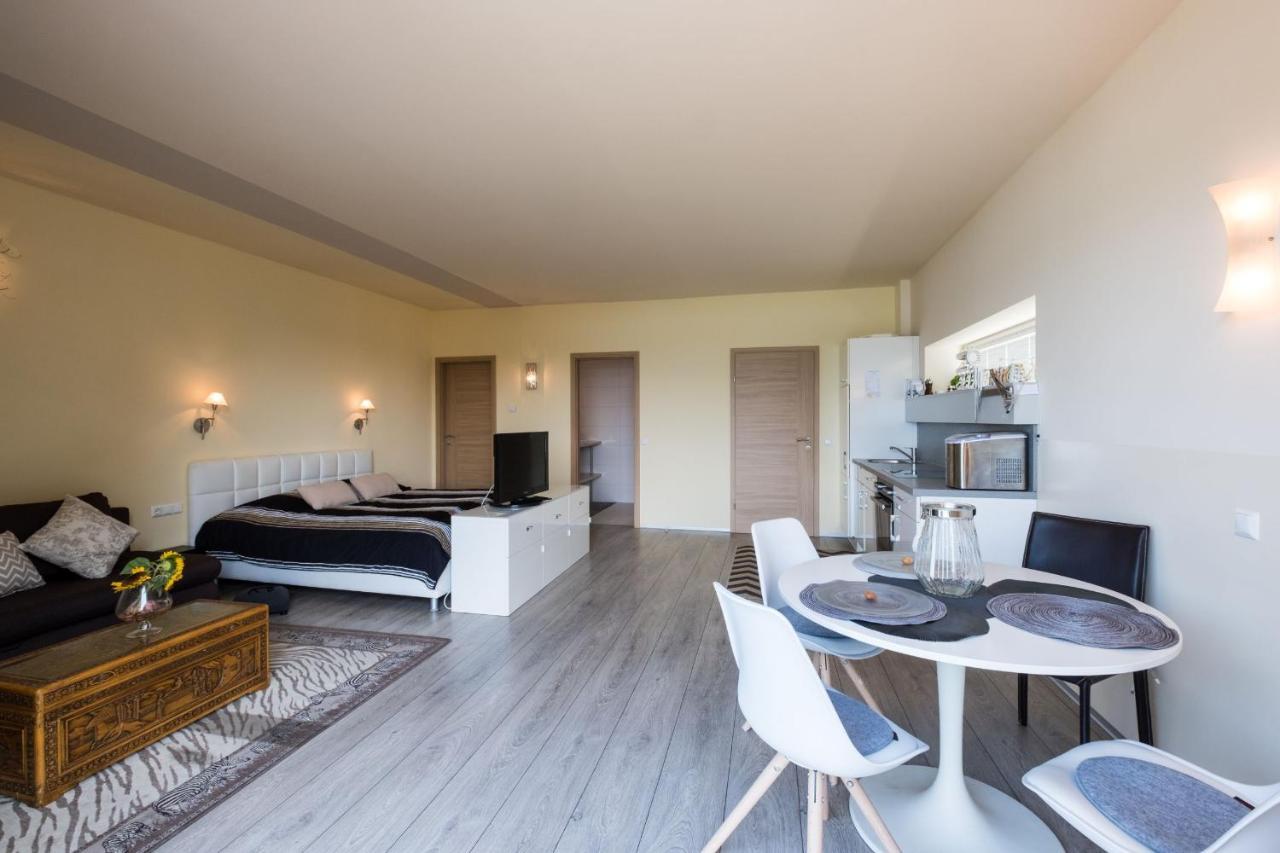 Lakeside Apartments - Adults Only Фаак ам Зее Екстериор снимка
